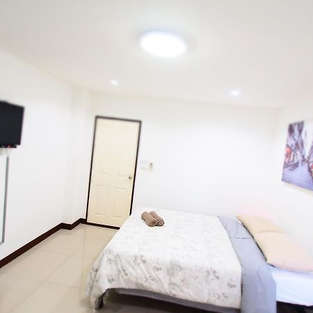 ピサヌローク Banmeesukko Bed & Breakfast エクステリア 写真